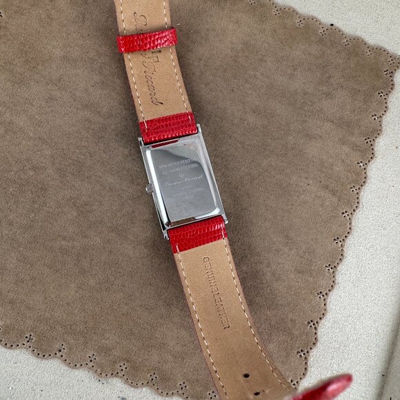 Like Red Red Wine this fine Vintage Lucien Piccard Ruby Watch - Picture 5 of 10